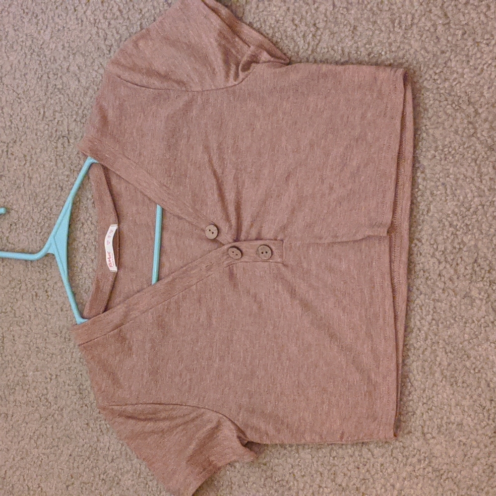 Brown cropped t-shirt. Size m